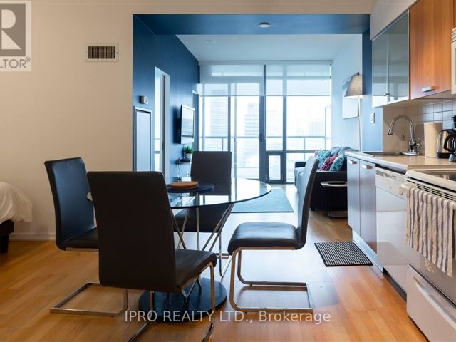 Murano - 4009 37 Grosvenor Street - photo 2