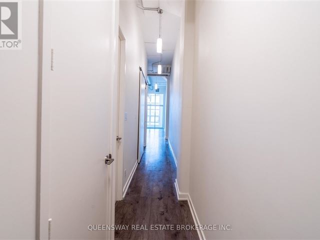 Madison Avenue Lofts - 427 380 Macpherson Avenue - photo 3