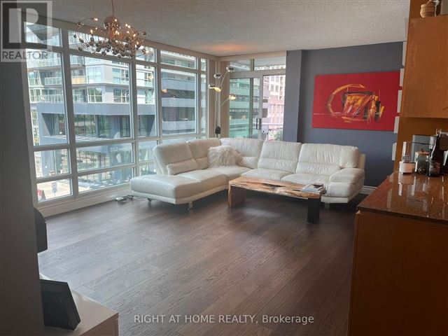 Apex at Cityplace - 503 381 Front Street West - photo 3