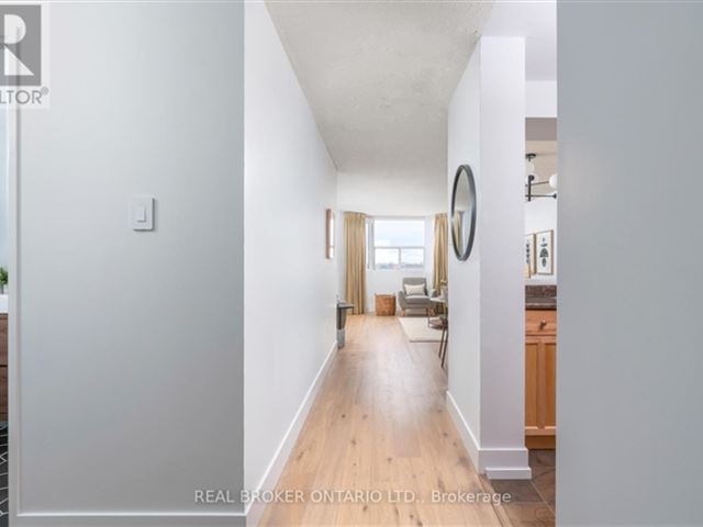 Lakeshore Park Estates 1 - 1601 3845 Lake Shore Boulevard West - photo 2