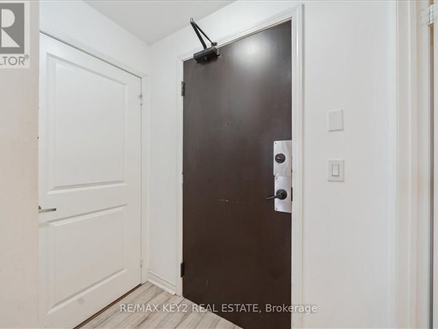 Chicago - 321 385 Prince Of Wales Drive - photo 3