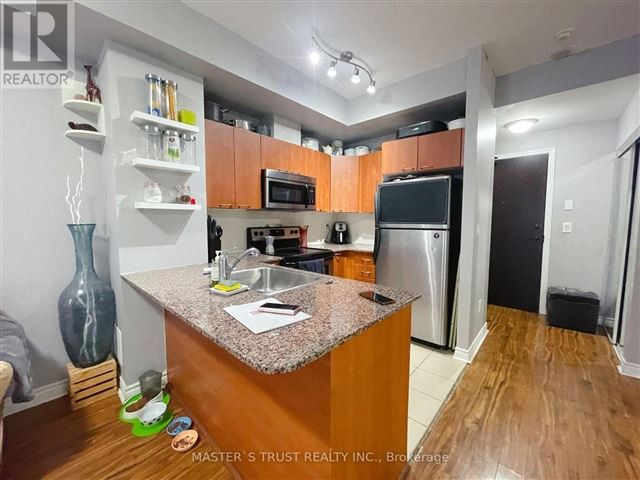 Chicago - 318 385 Prince Of Wales Drive - photo 2