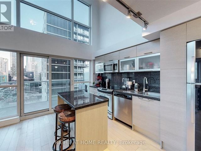 Aura at College Park - 1110 386 Yonge Street - photo 2