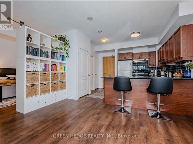 Aquaview - 213 3865 Lake Shore Boulevard West - photo 1