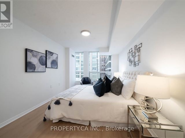 The Rosedale Ravine Residences - 1502 388 Bloor Street East - photo 2