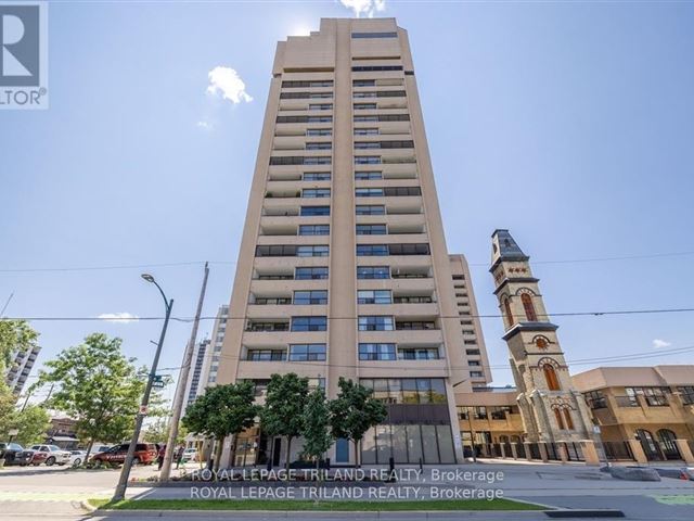 389 Dundas ST - 2302 389 Dundas Street - photo 1