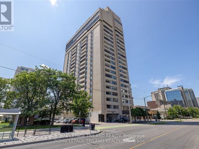 389 Dundas ST - 2302 389 Dundas Street - photo 2