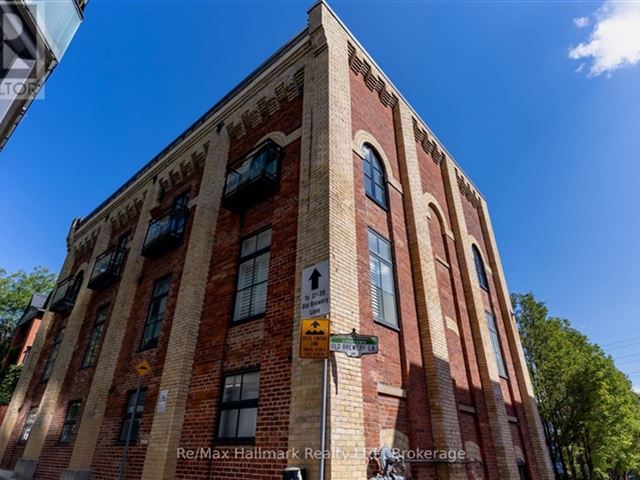 The Malthouse Loft Towns - 4 31 Old Brewery Lane - photo 1