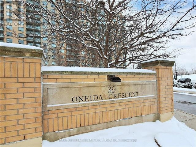 The Gates of Bayview Glen V - 908 39 Oneida Crescent - photo 2