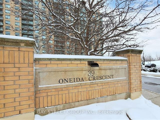 The Gates of Bayview Glen V - lph19 39 Oneida Crescent - photo 2