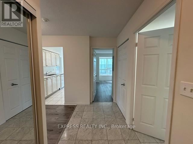 The Paramount - 215 39 Pemberton Avenue - photo 2