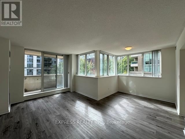 The Paramount - 215 39 Pemberton Avenue - photo 3