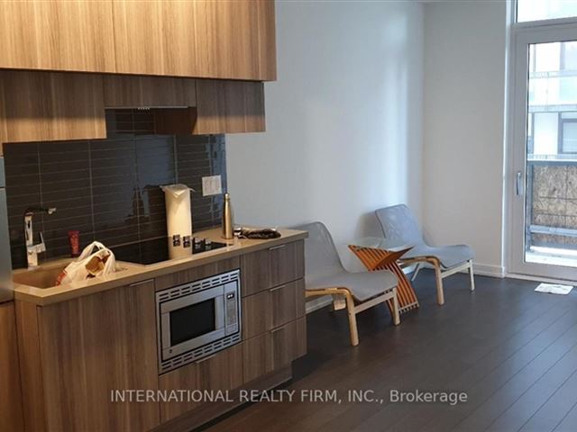 La Piazza Lofts - 407 39 Roehampton Avenue - photo 1