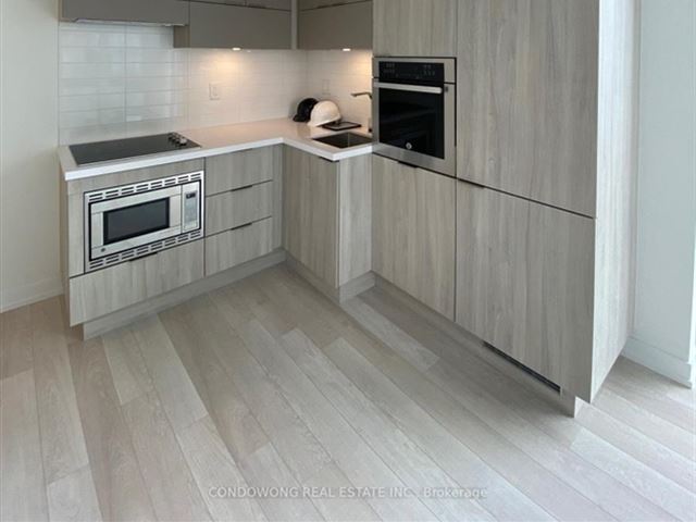 La Piazza Lofts - 2608 39 Roehampton Avenue - photo 2