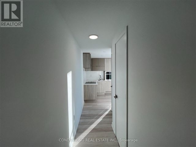 La Piazza Lofts - 2608 39 Roehampton Avenue - photo 3