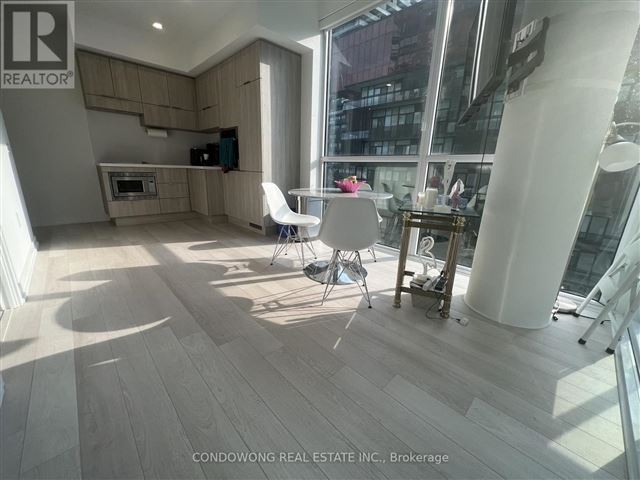 La Piazza Lofts - 3008 39 Roehampton Avenue - photo 3