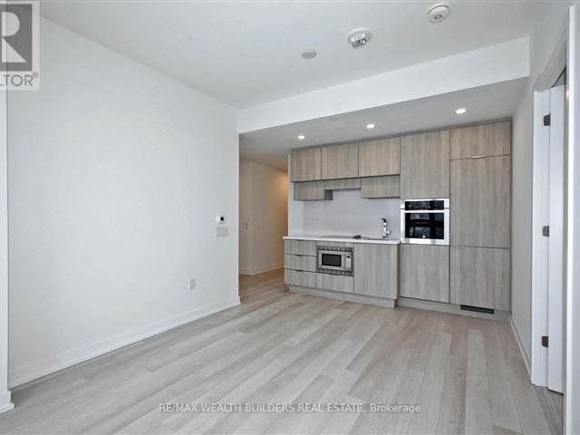 La Piazza Lofts - 1404 39 Roehampton Avenue - photo 3