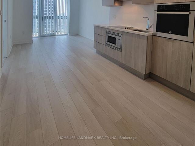 La Piazza Lofts - 2110 39 Roehampton Avenue - photo 1