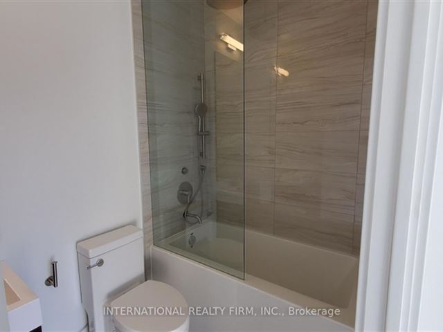 La Piazza Lofts - 4605 39 Roehampton Avenue - photo 3