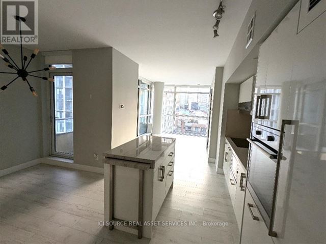 King+ Condos - 1303 39 Sherbourne Street - photo 3