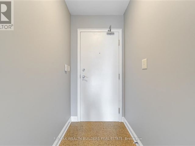 Apex at Cityplace - 1612 381 Front Street West - photo 2