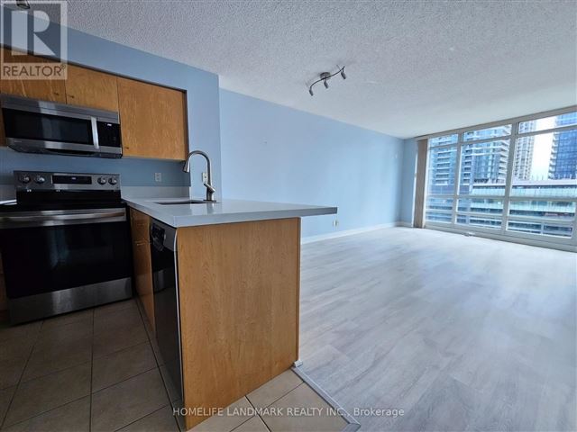 Apex at Cityplace - 1801 381 Front Street West - photo 2
