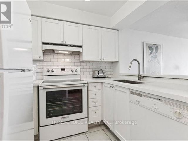 Maxim - 909 398 Eglinton Avenue East - photo 2