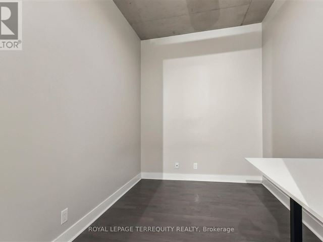 Lofts 399 - 405 399 Adelaide Street West - photo 3