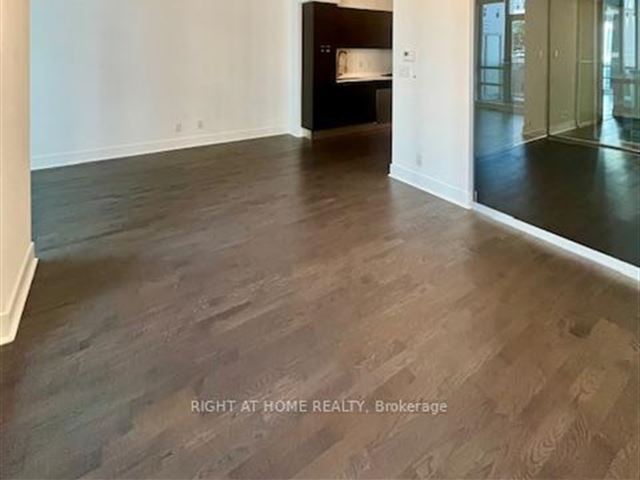 Lofts 399 - 401 399 Adelaide Street West - photo 3