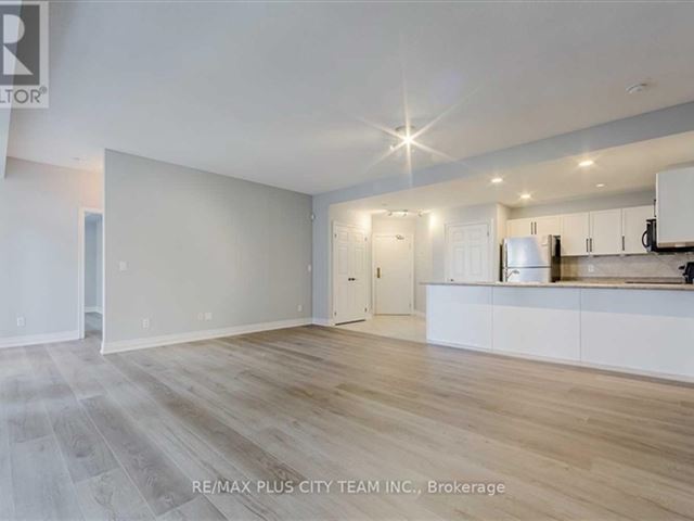 The Baxter - 609 399 Elizabeth Street - photo 2