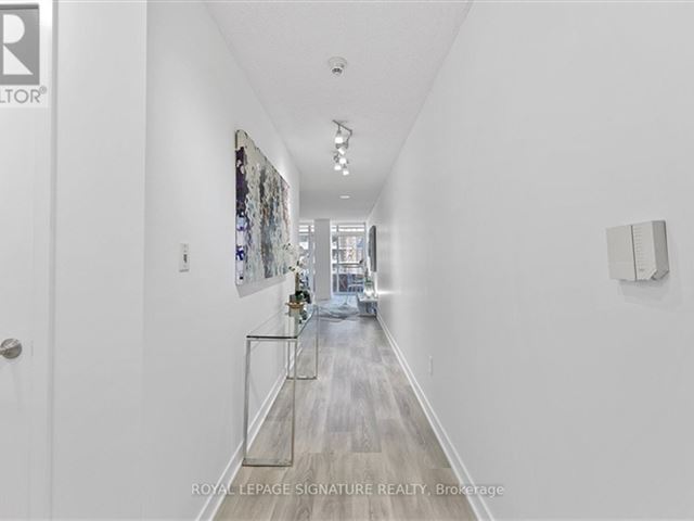 Neo - CityPlace - 917 4 Spadina Avenue - photo 3