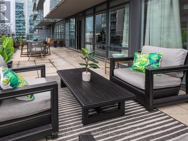 Neo - CityPlace - 1522 4 Spadina Avenue - photo 1