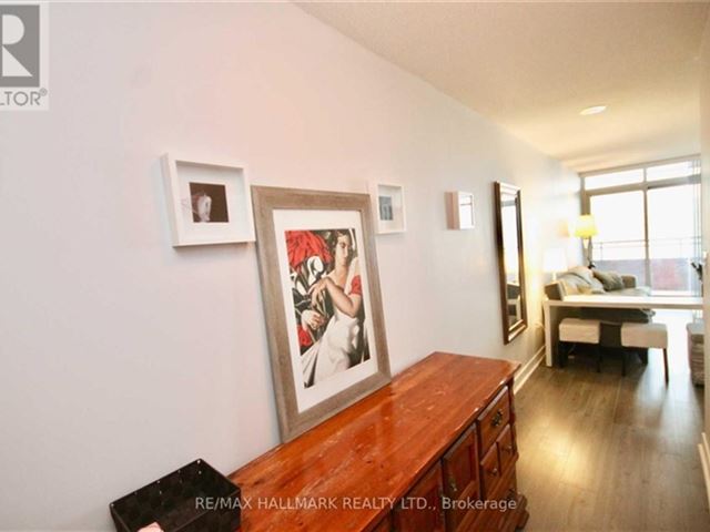 Neo - CityPlace - 1118 4 Spadina Avenue - photo 3