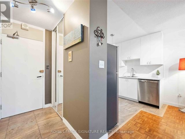 40 Homewood Avenue Condos - 2503 40 Homewood Avenue - photo 2