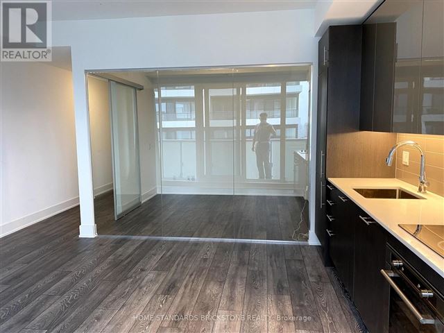 Stanley Condos - 3607 403 Church Street - photo 2