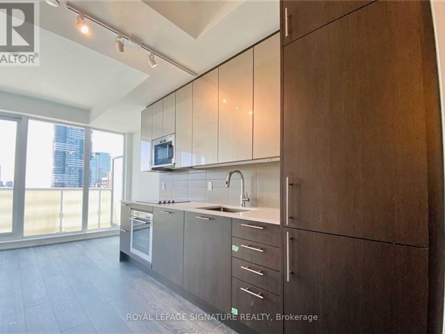 Stanley Condos - 2203 403 Church Street - photo 1