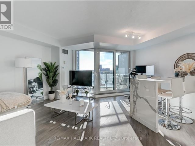 Aqua - 919 410 Queens Quay West - photo 2