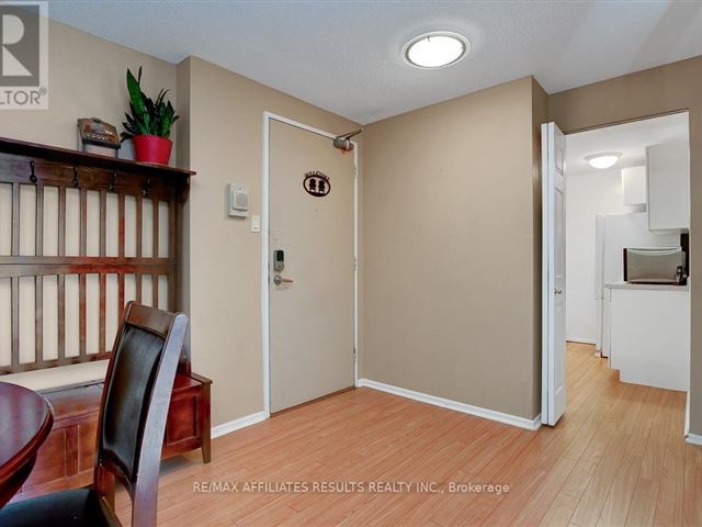 415 Greenview AVE - 1901 415 Greenview Avenue - photo 3