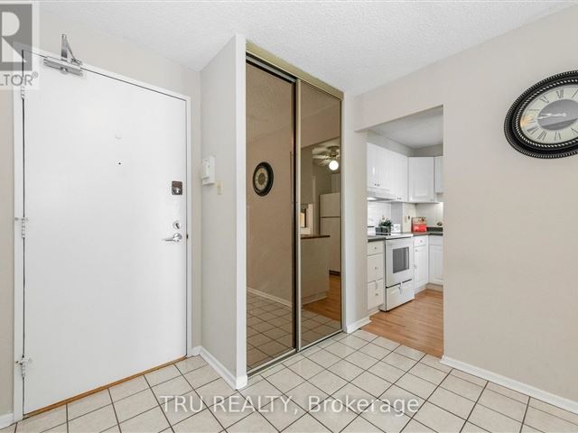 415 Greenview AVE - 805 415 Greenview Avenue - photo 2