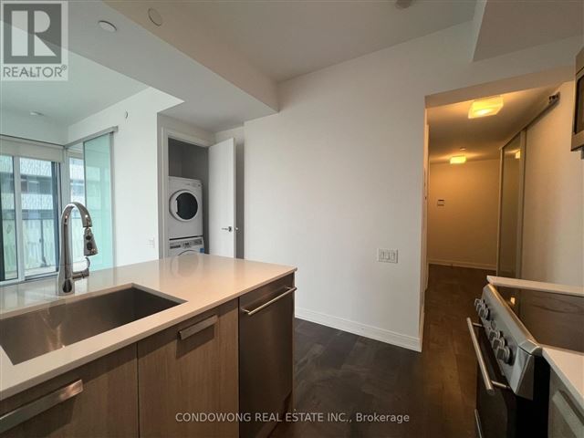 Casa 2 - 4308 42 Charles Street East - photo 1