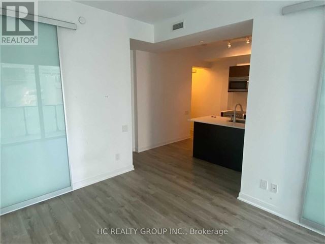 Casa 2 - 1709 42 Charles Street East - photo 2