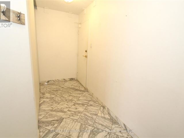 Chelsea Towers - 406 4205 Shipp Drive - photo 3