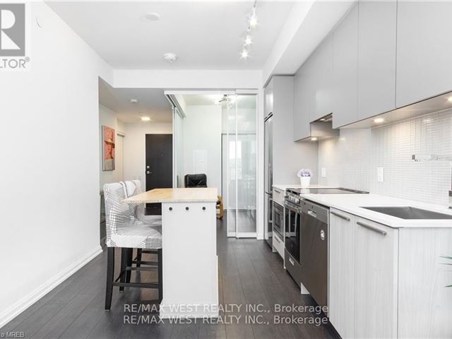 Kingsway By The River - 315 4208 Dundas Street West - photo 2