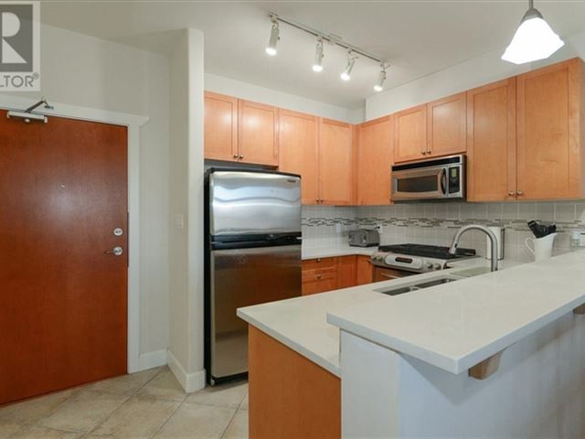 The Village - 326 4211 Bayview Street - photo 2