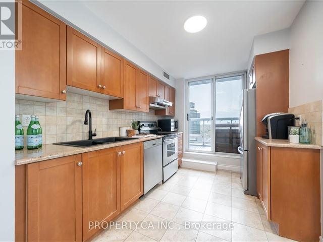 43 Eglinton Avenue East Condos - 1902 43 Eglinton Avenue East - photo 3