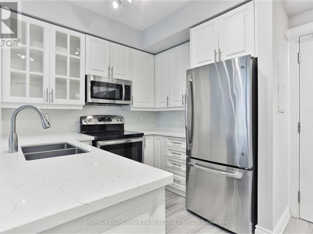 The Hudson - 206 438 King Street West - photo 3