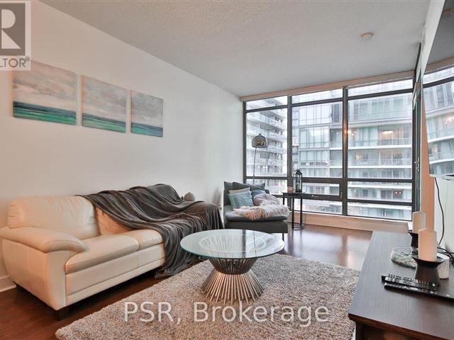 The Hudson - 502 438 King Street West - photo 1