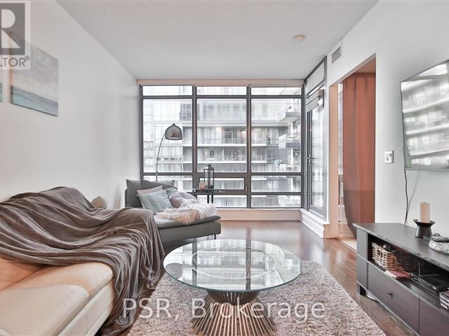 The Hudson - 502 438 King Street West - photo 2