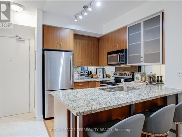 The Hudson - 602 438 King Street West - photo 2