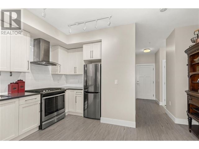 Siena @ Sarsons -  4380 Lakeshore Road - photo 1